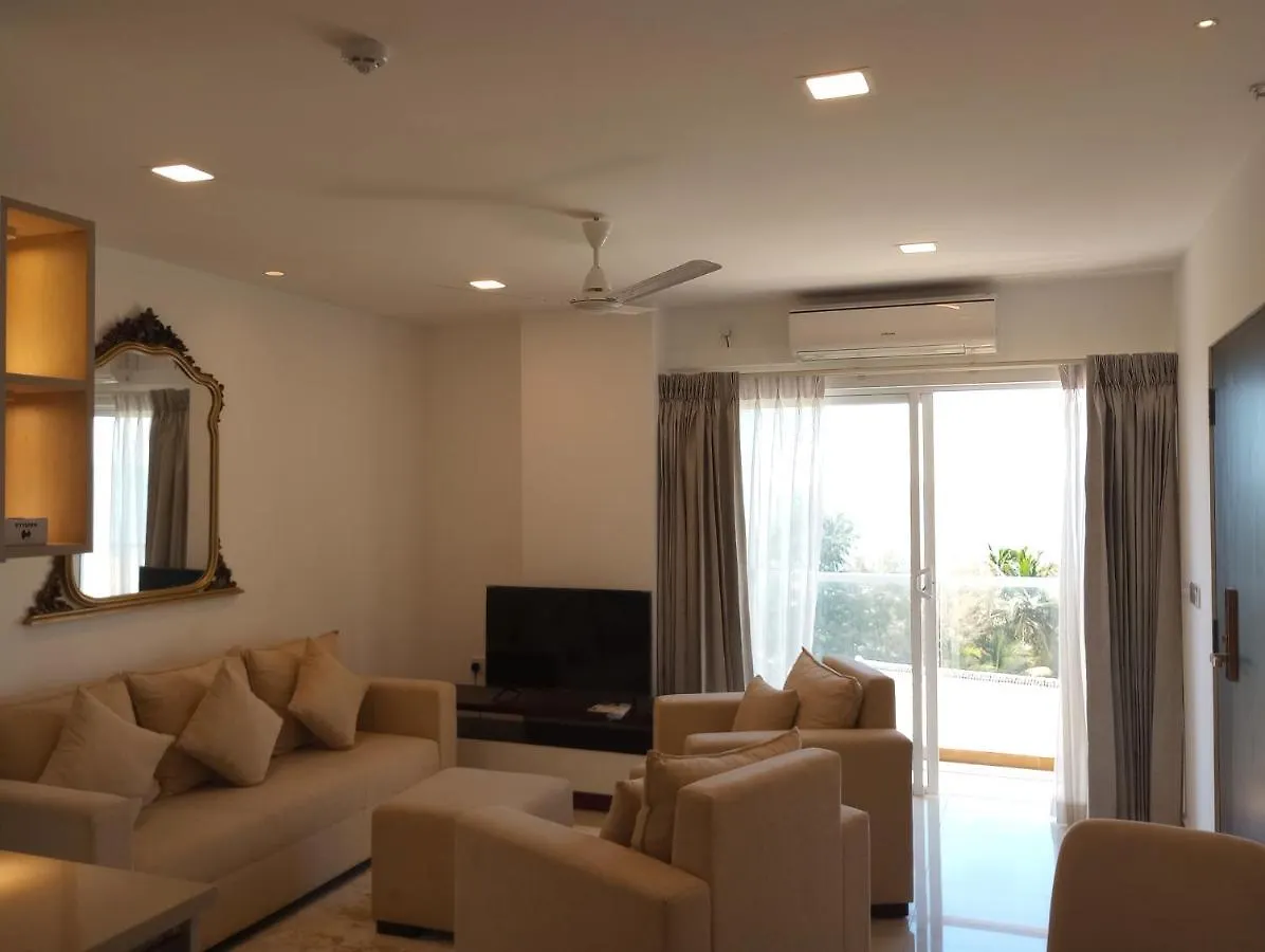 Ocean Breeze - Waves Luxury Condo Negombo
