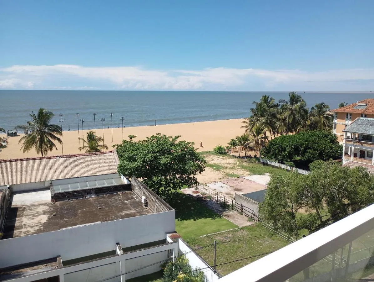 Ocean Breeze - Waves Luxury Condo Negombo