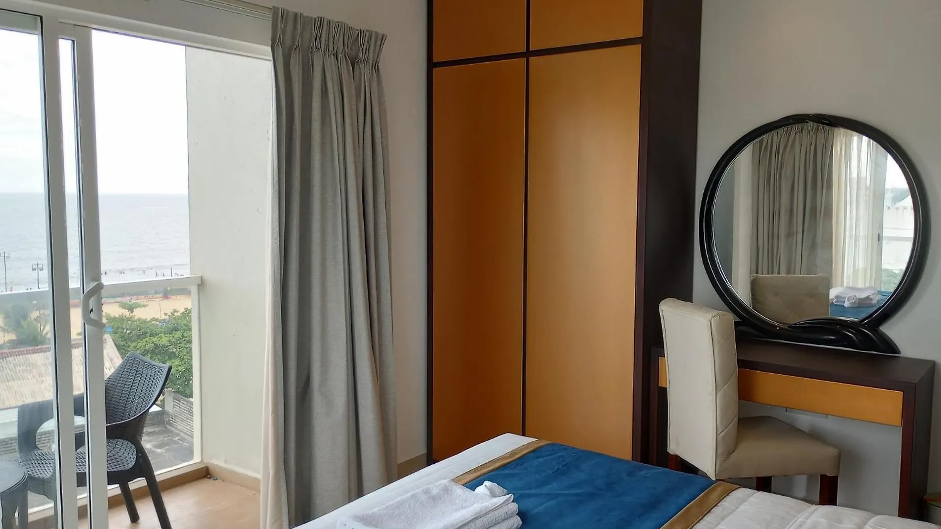 Ocean Breeze - Waves Luxury Condo Negombo Sri Lanka
