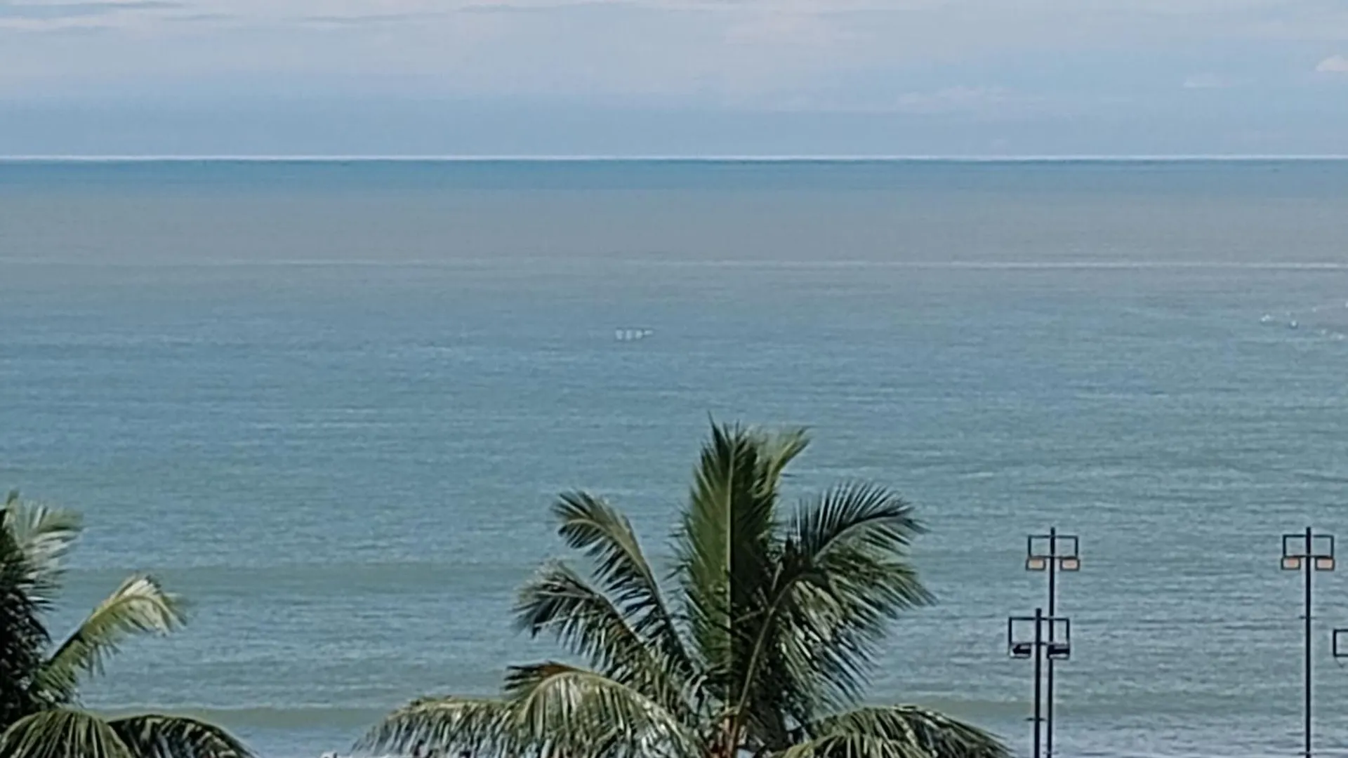 Ocean Breeze - Waves Luxury Condo Negombo 0*,  Sri Lanka
